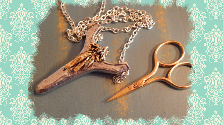 Thumbnail: Victorian Bow Chatelaine with Etui Scissors 2 3/4"