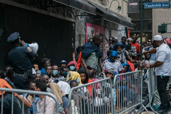 01ny-migrants-fzkw-articleLarge.webp