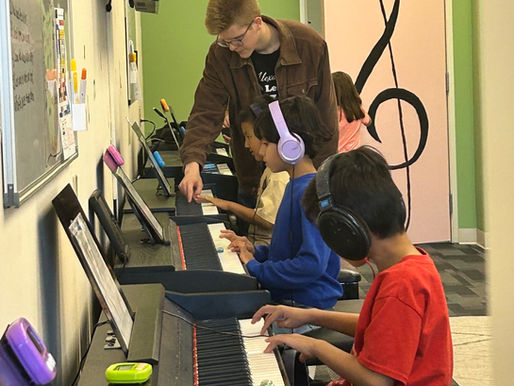 Private vs Group Piano Lessons