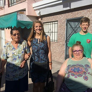 Victor (Al), Sixtina (Fra) y amigas