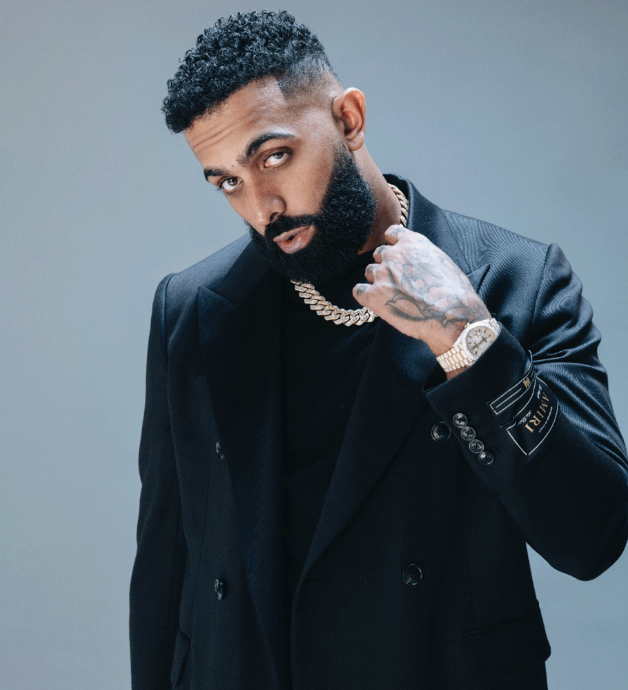 Eladio-Carrión-estrena-su-nuevo-álbum-Sol-María-en-honor-a-su-madre-y-sus-raíces-cover.gif