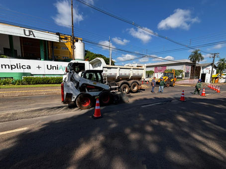 Avenida das Cataratas, principal corredor turístico de Foz, recebe obras de melhoria no pavimento