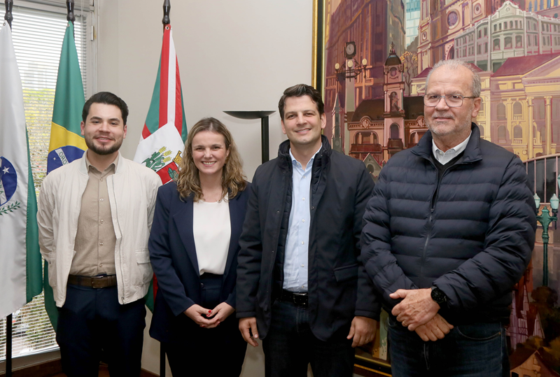 Prefeito confirma parceria com Centro Lemann para o Programa Lideranças pela Educação
