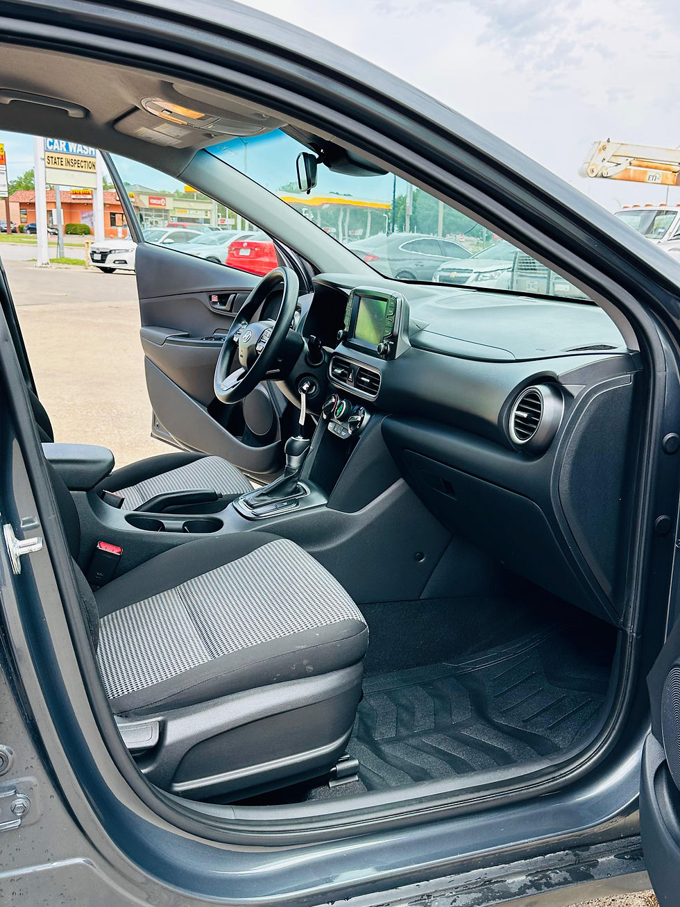 Thumbnail: 2020 Hyundai Kona SE