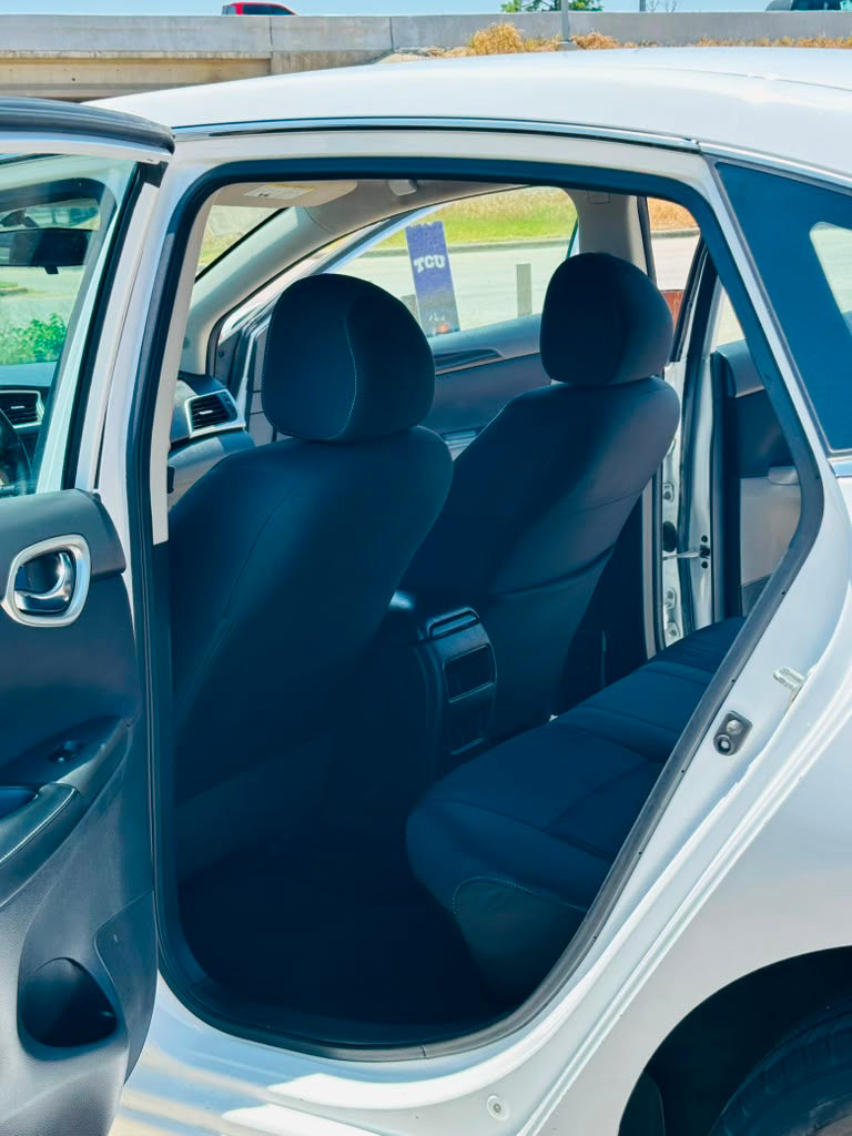Thumbnail: 2019 Nissan Sentra SV