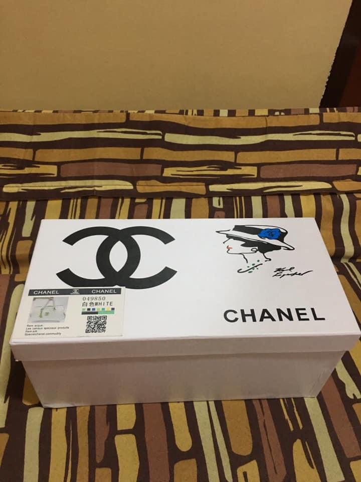 Thumbnail: Chanel Two Way Hand/Sling Bag brown