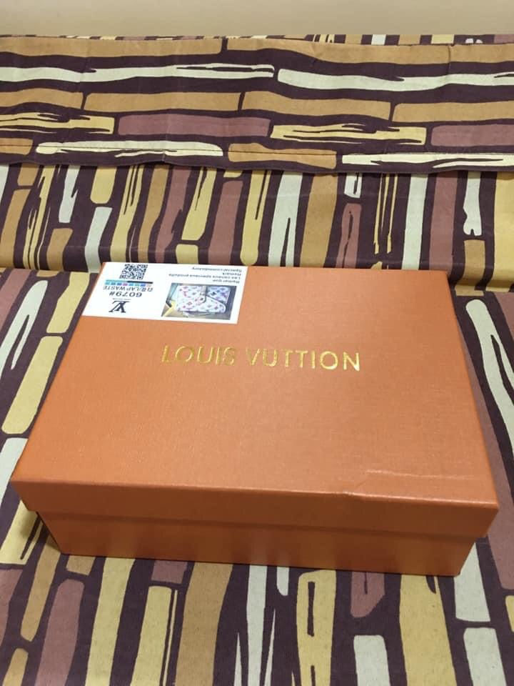 Thumbnail: LV Sling Bag (pink/white)