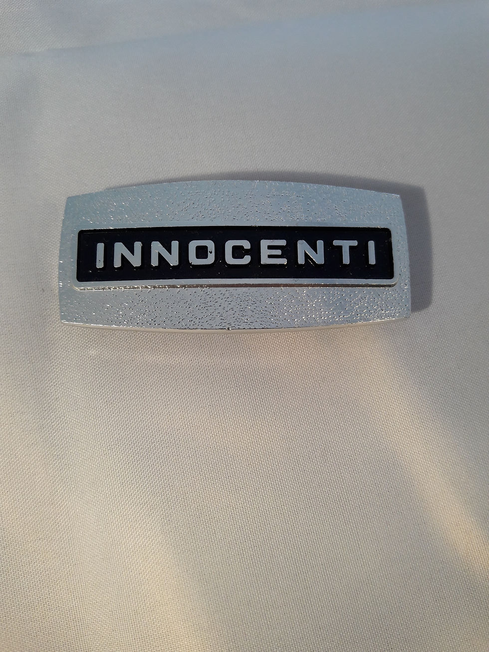 Badge horn cover -LAMBRETTA- Innocenti emblem - LI (since 1968), LIS (since 1968