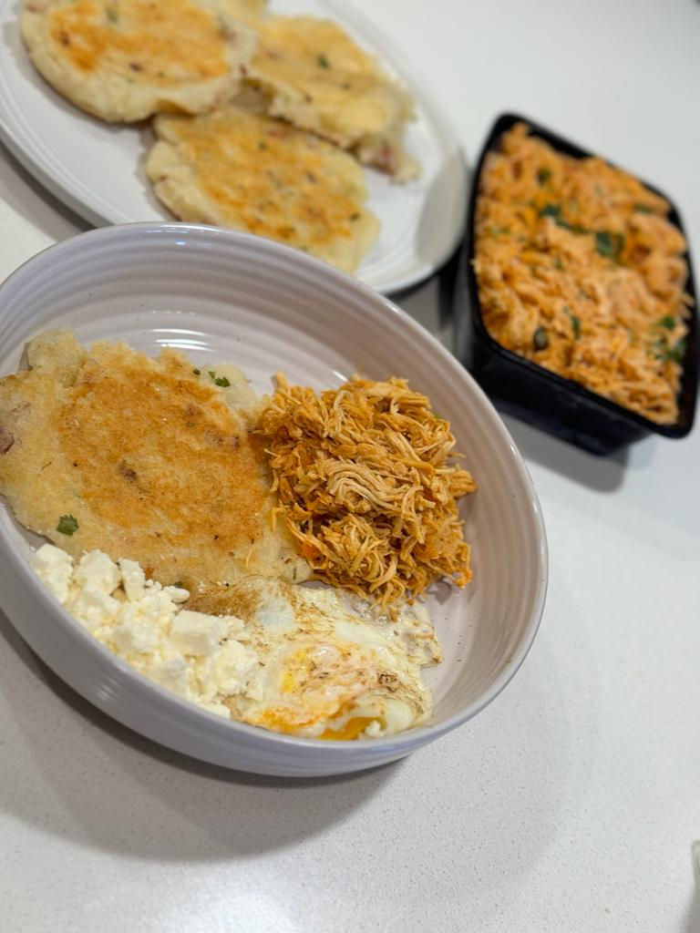 Thumbnail: 1lb shredded chicken / Pollo mechado