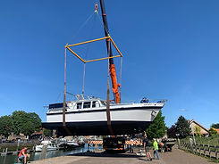 Te water laten van boot