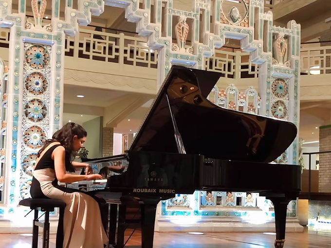 December 22 - Nour Ayadi - The Pool.jpeg