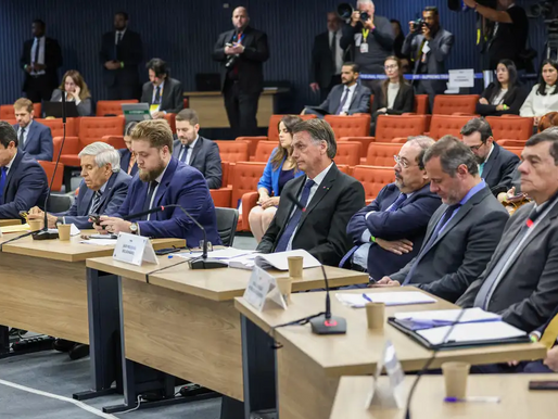 Moraes nega pedido de Bolsonaro para exibir vídeos em interrogatório