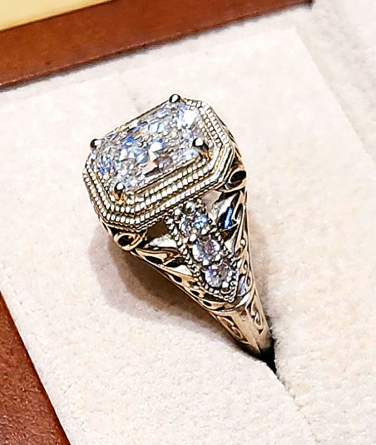 Thumbnail: Diamond "The Empress" vintage design ring