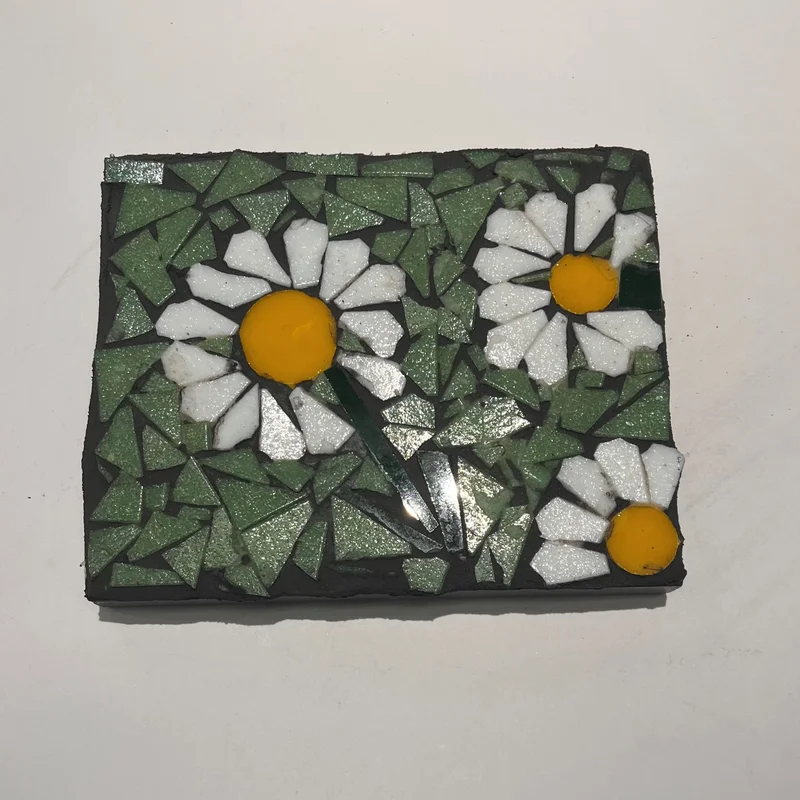 'White Flowers' Garden Stone