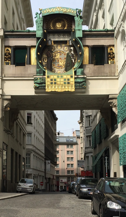L'horloge au Hoher Markt à Vienne