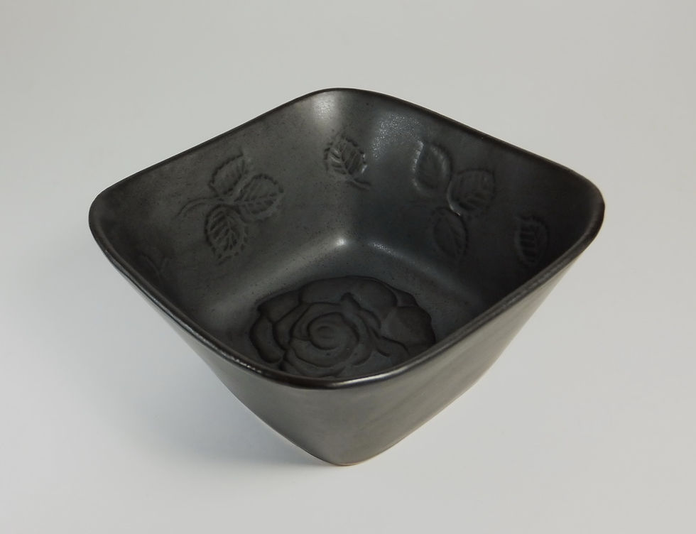 P0197 - W14.5 x L14.5 x H7 CM. - MB.jpg