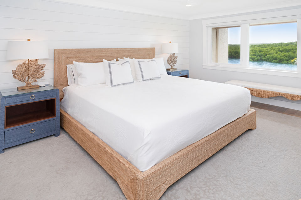 ACCENT WALLS