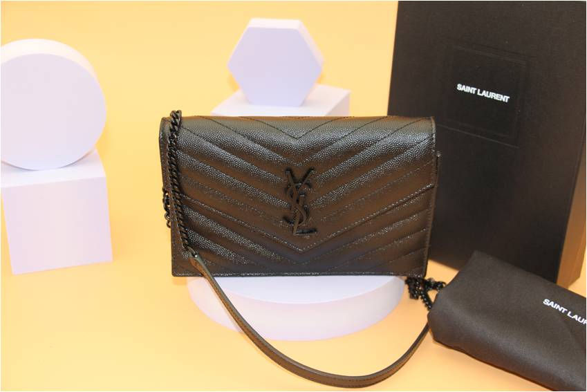 SAINT LAURENT BLACK SMALL WALLET ON CHAIN BLACK HARDWARE