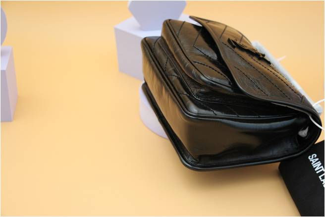 Thumbnail: SAINT LAURENT BLACK GLOSSED BABY NIKI CRINKLED LEATHER