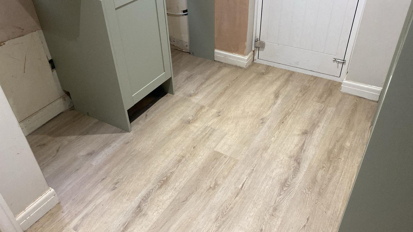 Colonia Freshfield Oak installation in a home