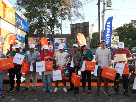 AMPM y sus patrocinadores entregan premios de Navidad 24/7