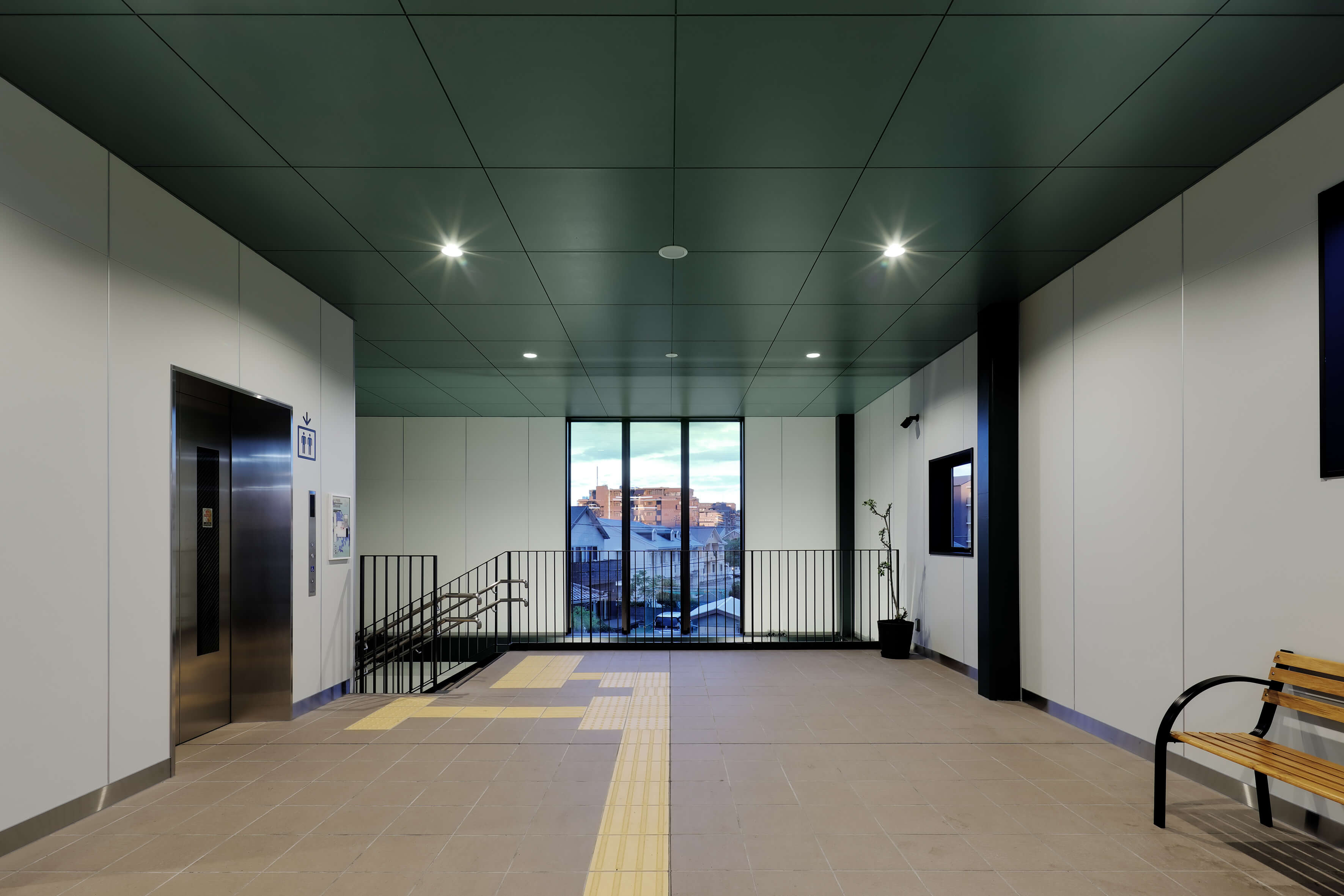 湘南モノレール 富士見町駅舎
