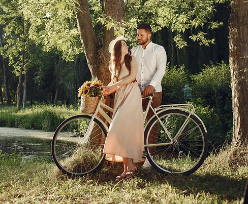 couple-summer-park-people-with-vintage-bicycle-girl-hat_edited.jpg