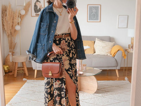 La jupe longue fleurie & la veste en jean