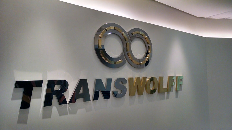 Letra Caixa em Inox e Latão