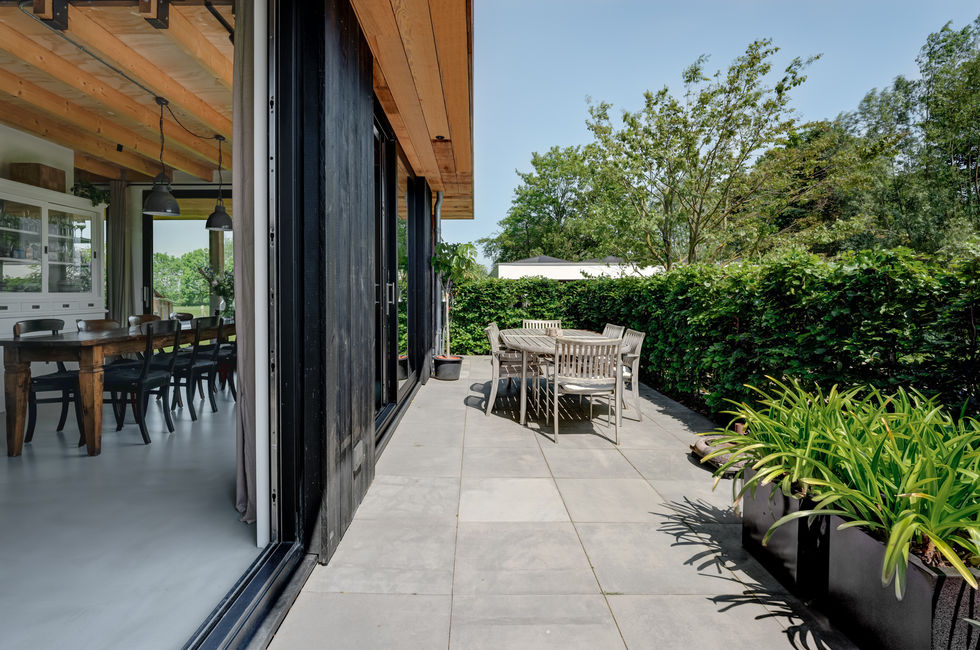 Architectuurfotografie van moderne gevel – helder gekaderd en verstild vastgelegd