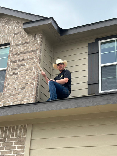 Inspector Dale Checking crack wall