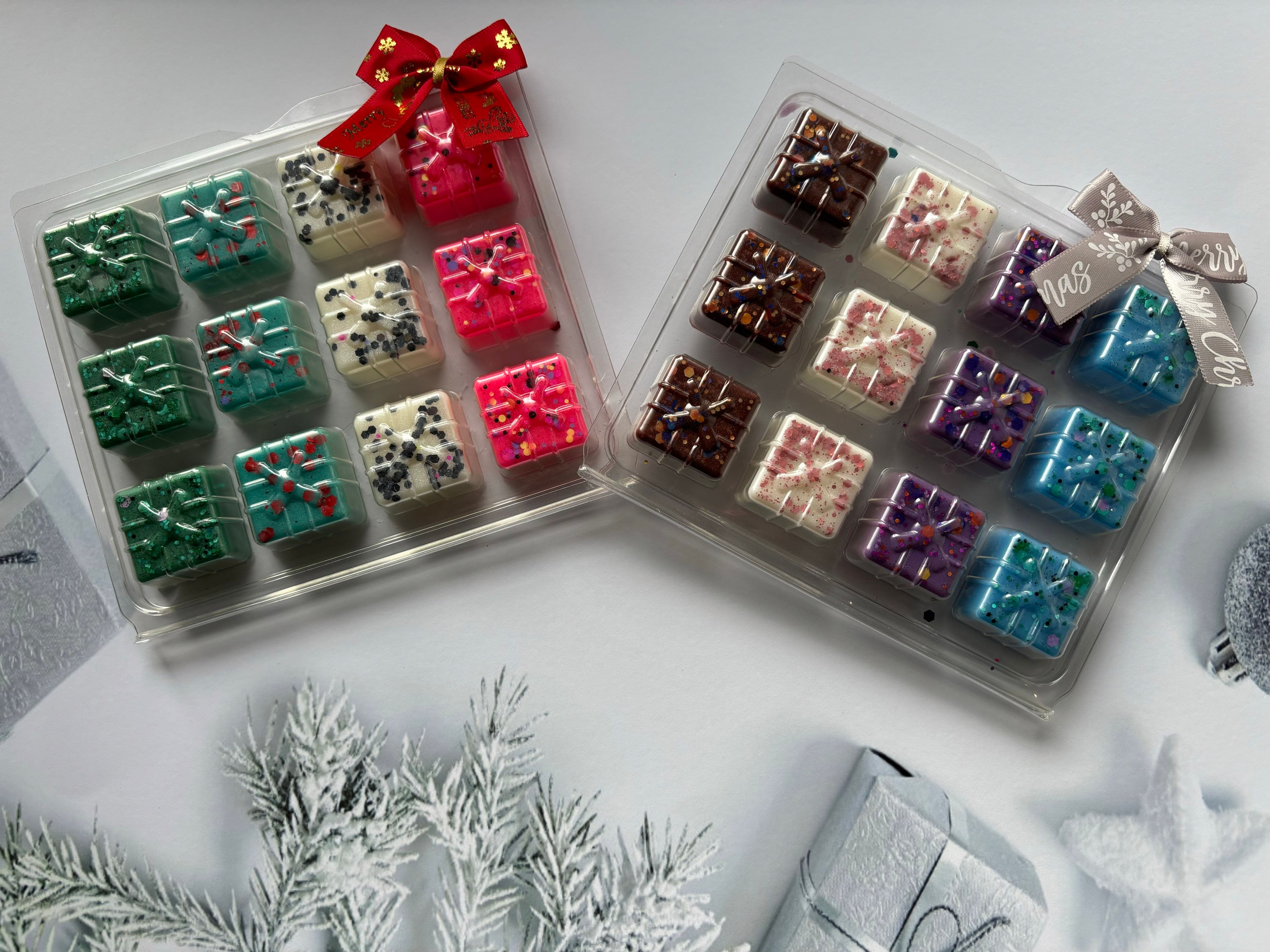 Christmas Present Clamshell