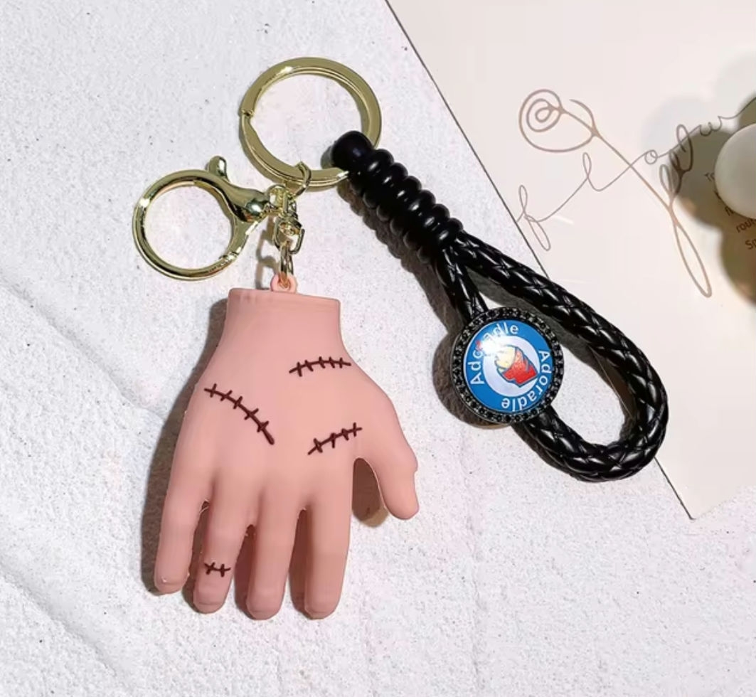 Llavero de Mano addams 
