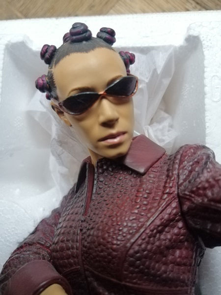 Thumbnail: MATRIX RELOADED NIOBE MINI BUST BY GENTLE GIANT, MIB, #715 OF 1500 W CERTIFICATE