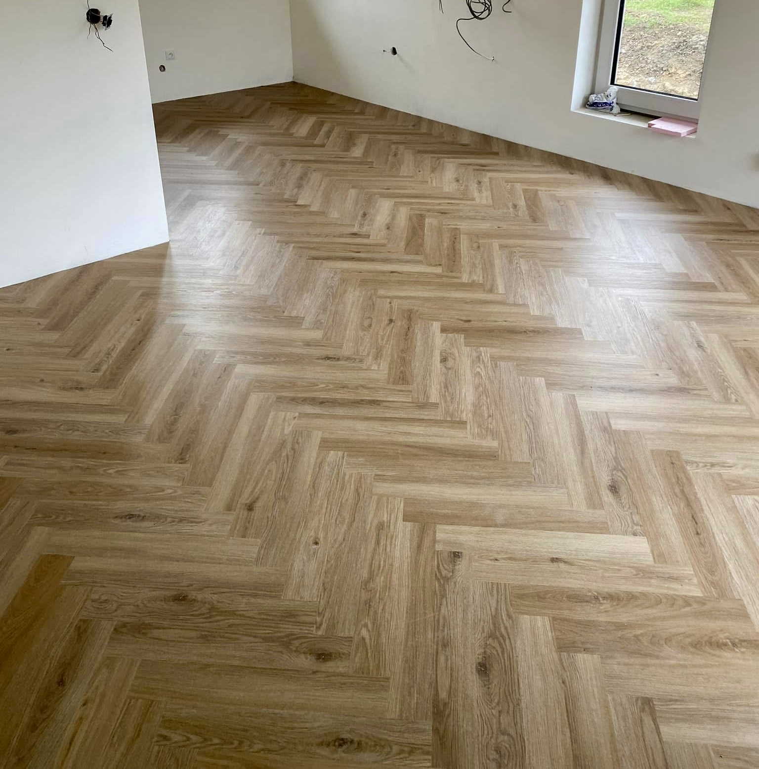 Realizace InEx PODLAHY – vinylová podlaha do stromečku
