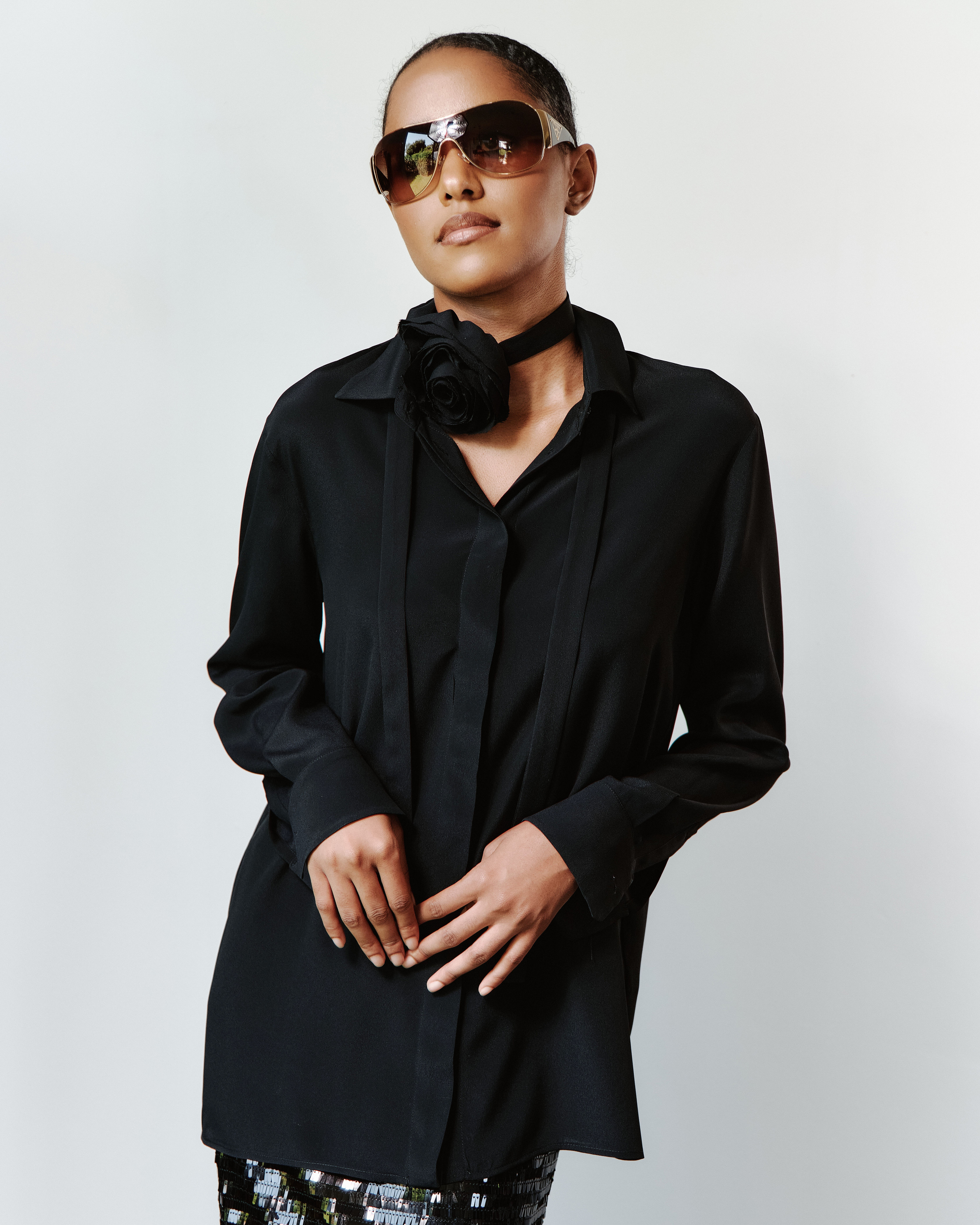 BLOUSE WITH ROSE TIE Black