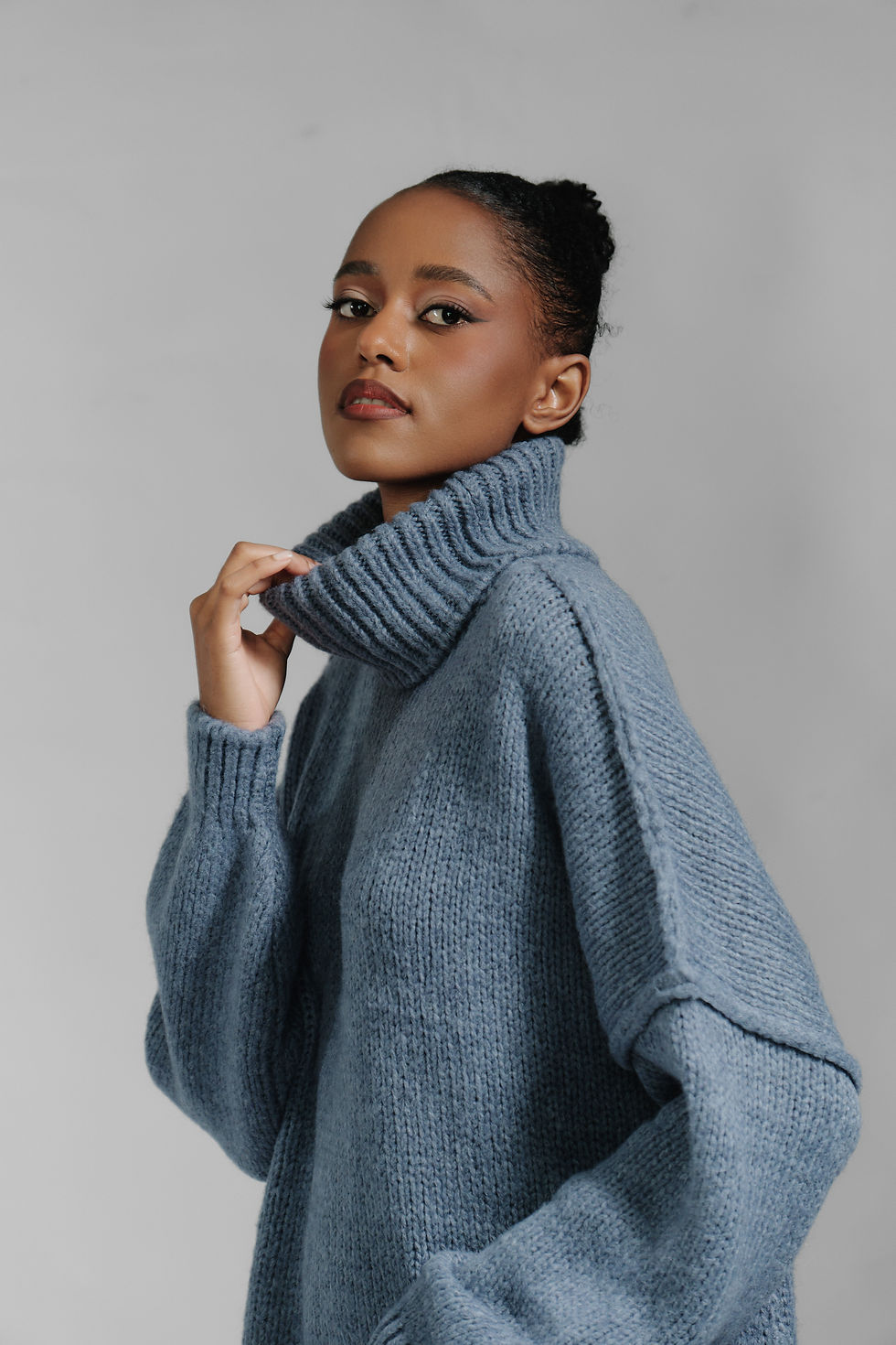Thumbnail: TURTLENECK KNITTED SWEATE-DENIM
