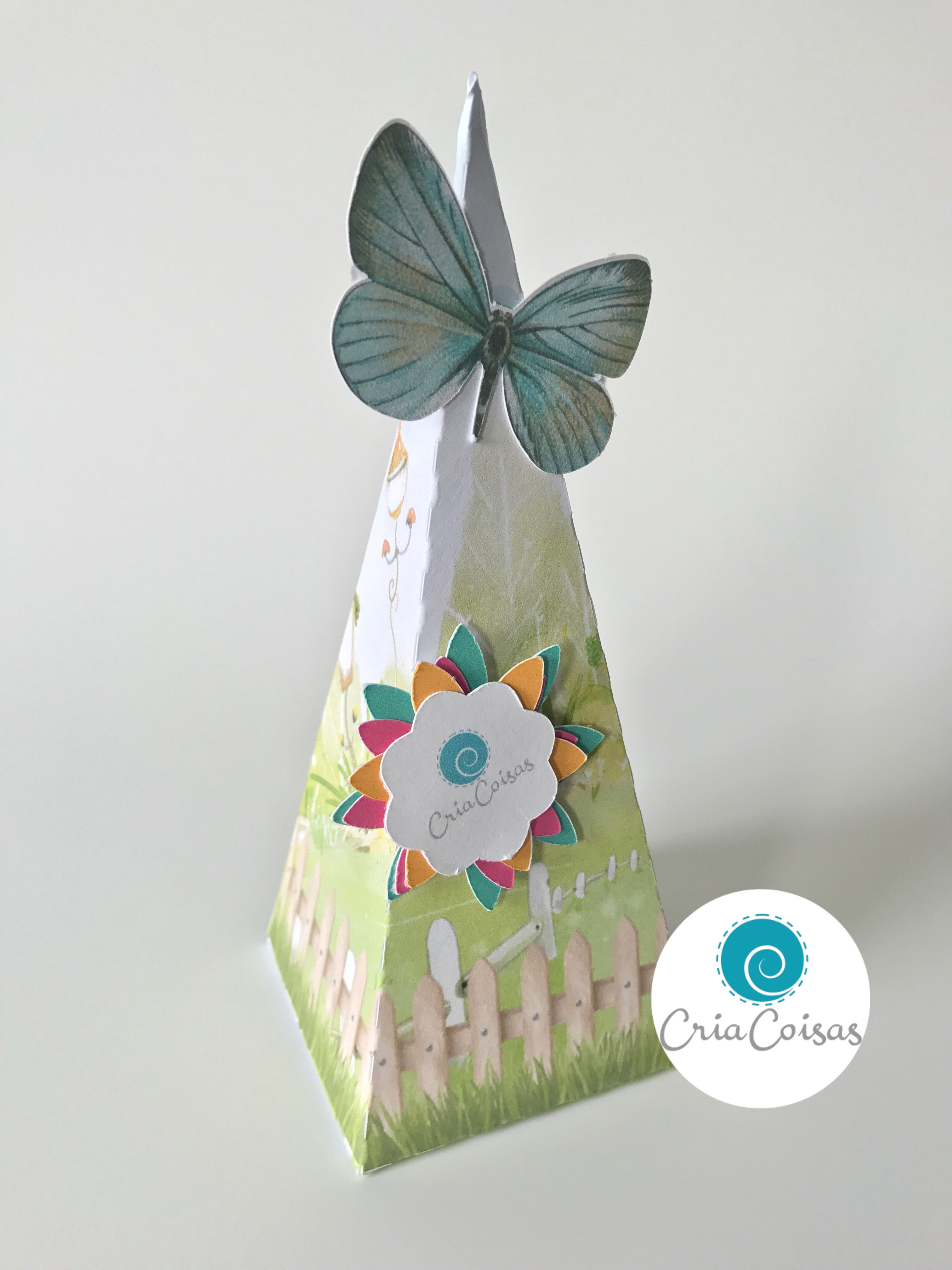 Caixa Pirâmide Tema Festa no Jardim