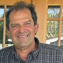 Phil Manoukian, headshot