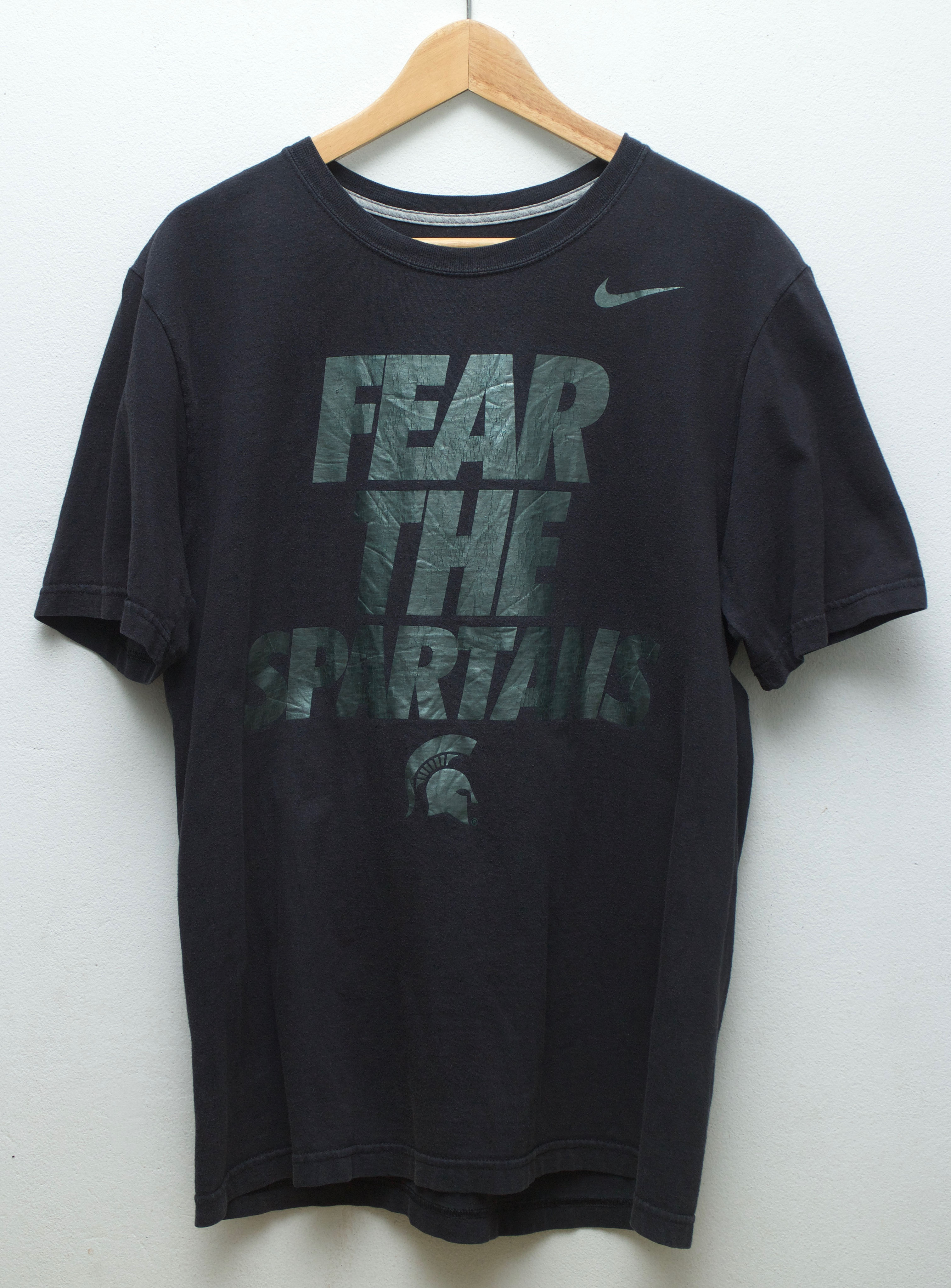 เสื้อยืดมือสอง Nike "FEAR THE SPARTANS" (M/อก21.5"/ยาว28")T031