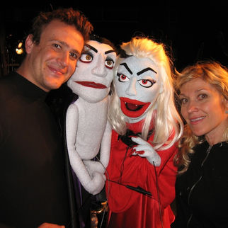 Leslie with Jason Seagal in Forgetting Sarah Marshall