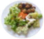 Bunter Salat mit Hanf-Süßkartoffel-Bällchen