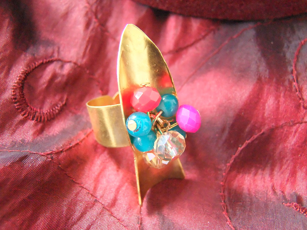 Miniature : bague cuivre trempée dans l'or et perles semi-précieuses de couleurs