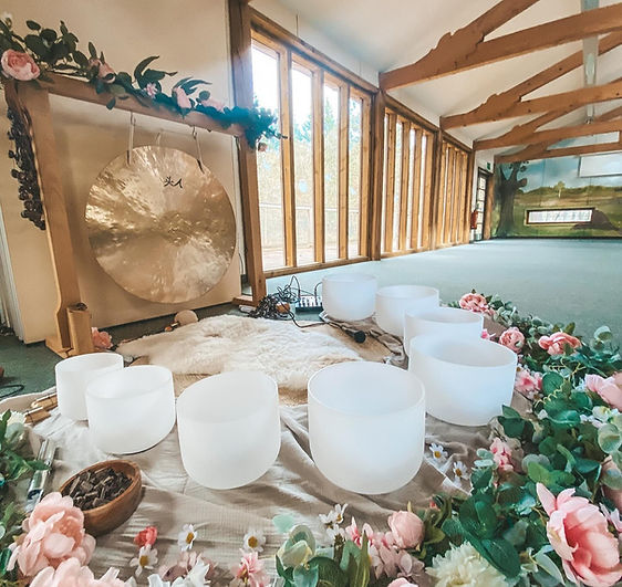 Crystal singing bowls and gong