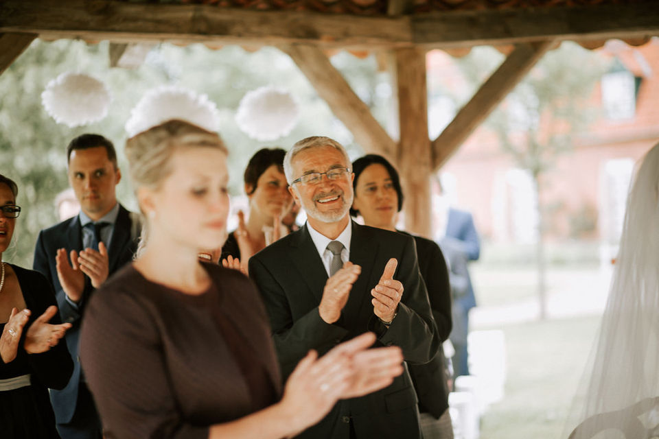 Hochzeitsfotograf Hochzeit Gut Pronstorf Torhaus-54.jpg