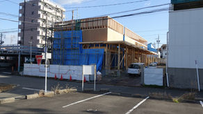 ☆☆現場便り☆☆東海市たけうち内科・あかり薬局の作業所は11月20日に建て方完了です。これからは、仕上げ工事に移りますが。安全第一で施工を進めます。