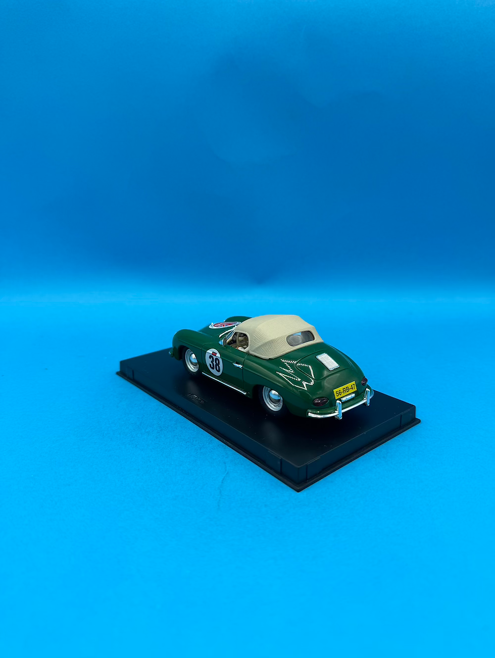 Thumbnail: Ninco 50126 Porsche 356 A Speedster No.38 Dark Green