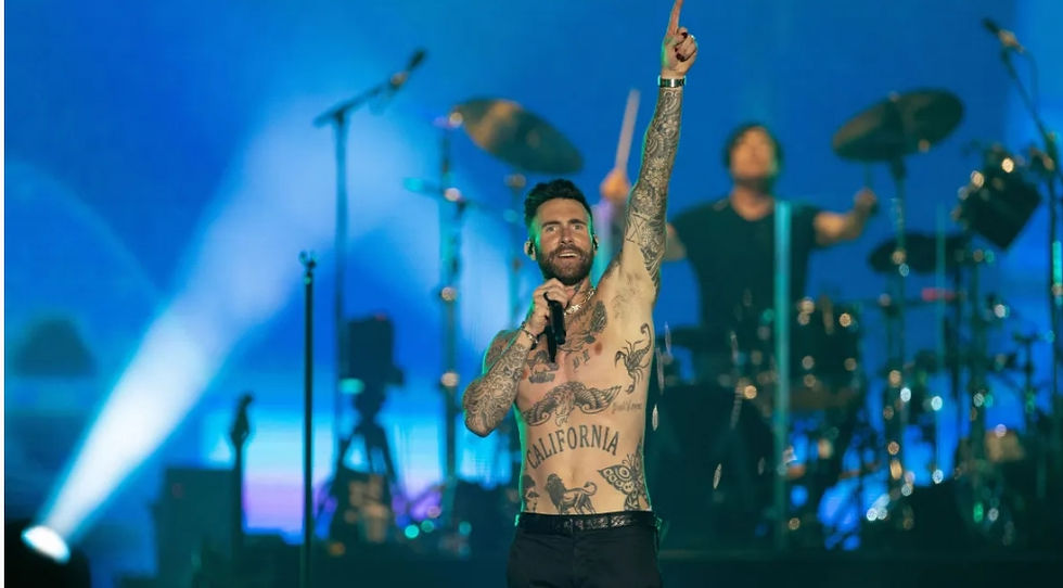 Adam Levine se apresenta com o Maroon 5 no Hayarkon Park, em maio de 2022, em Tel Aviv, Israel. • Shlomi Pinto/Getty Images