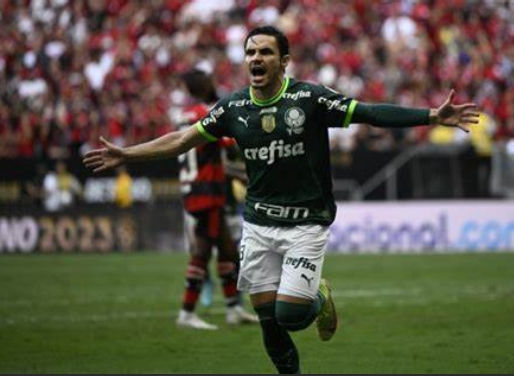 Palmeiras conta com Raphael Veiga e alterações na defesa para enfrentar o Vasco; confira as escalações