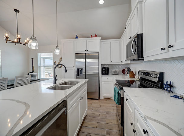 Kitchen (3).jpg